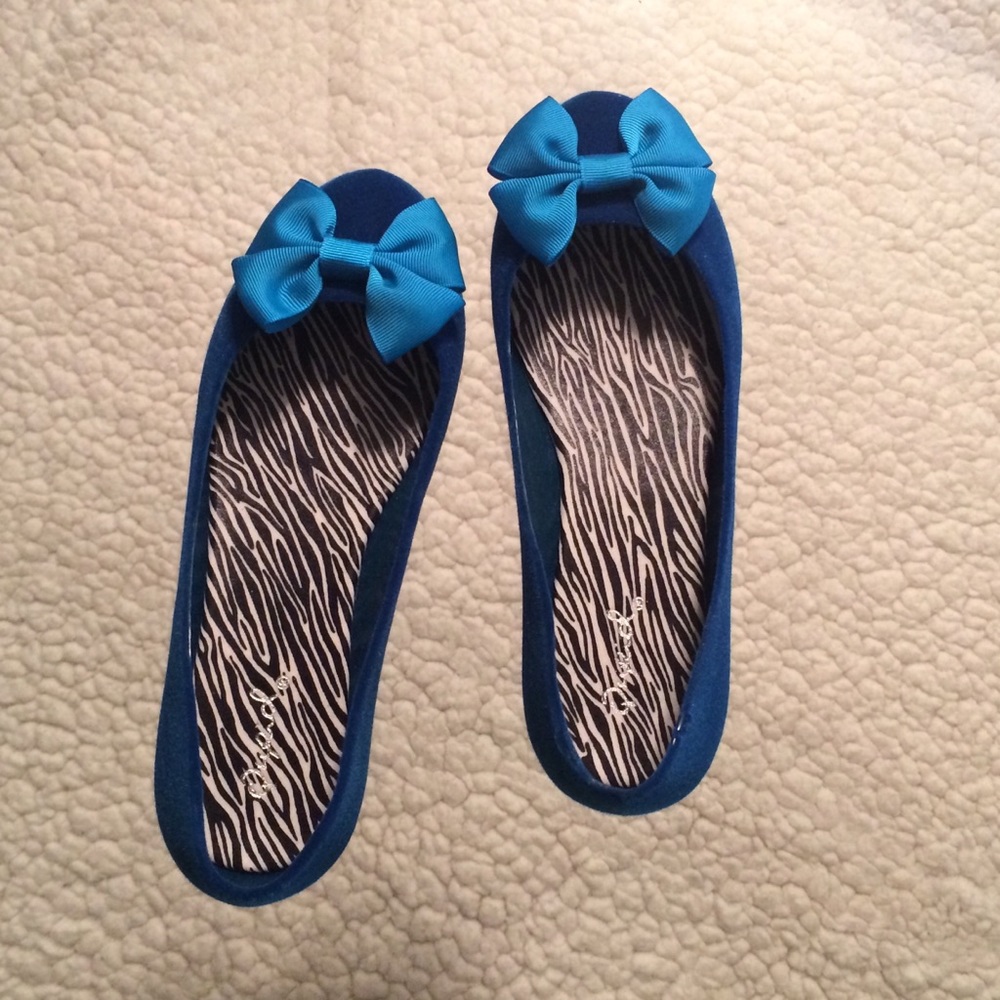Flat shoe